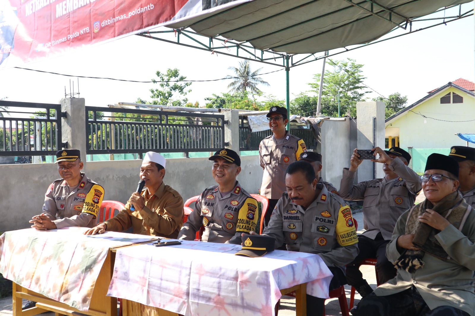 Polda NTB gelar cooling system di Kuripan, ajak masyarakat ciptakan Pilkada damai