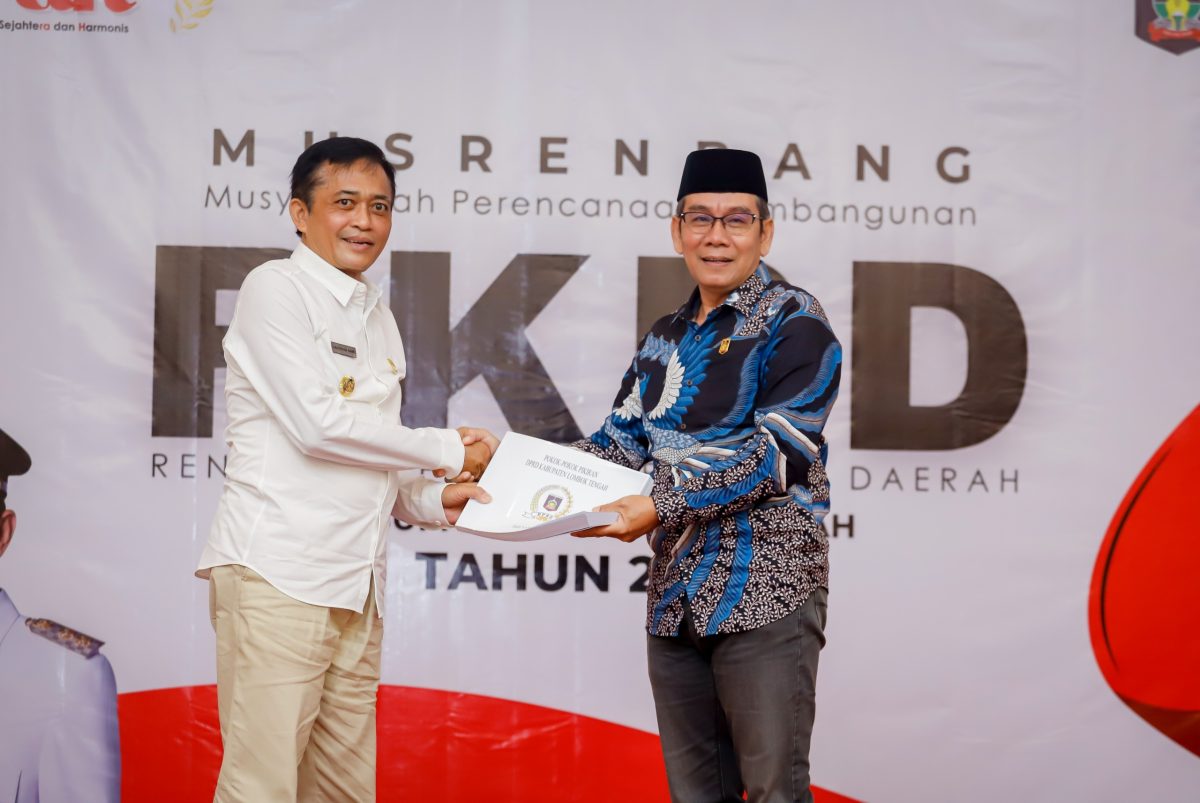 Wakil ketua DPRD Loteng H. Lalu sarjana (Kanan) dan Bupati Lombok Tengah H. Lalu Pathul Bahri (Kiri).  (Dok.ist) 