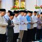 Presiden Prabowo salat Iduladha bersama WNI dan diaspora Indonesia di Paris. (BPMI Setpres)