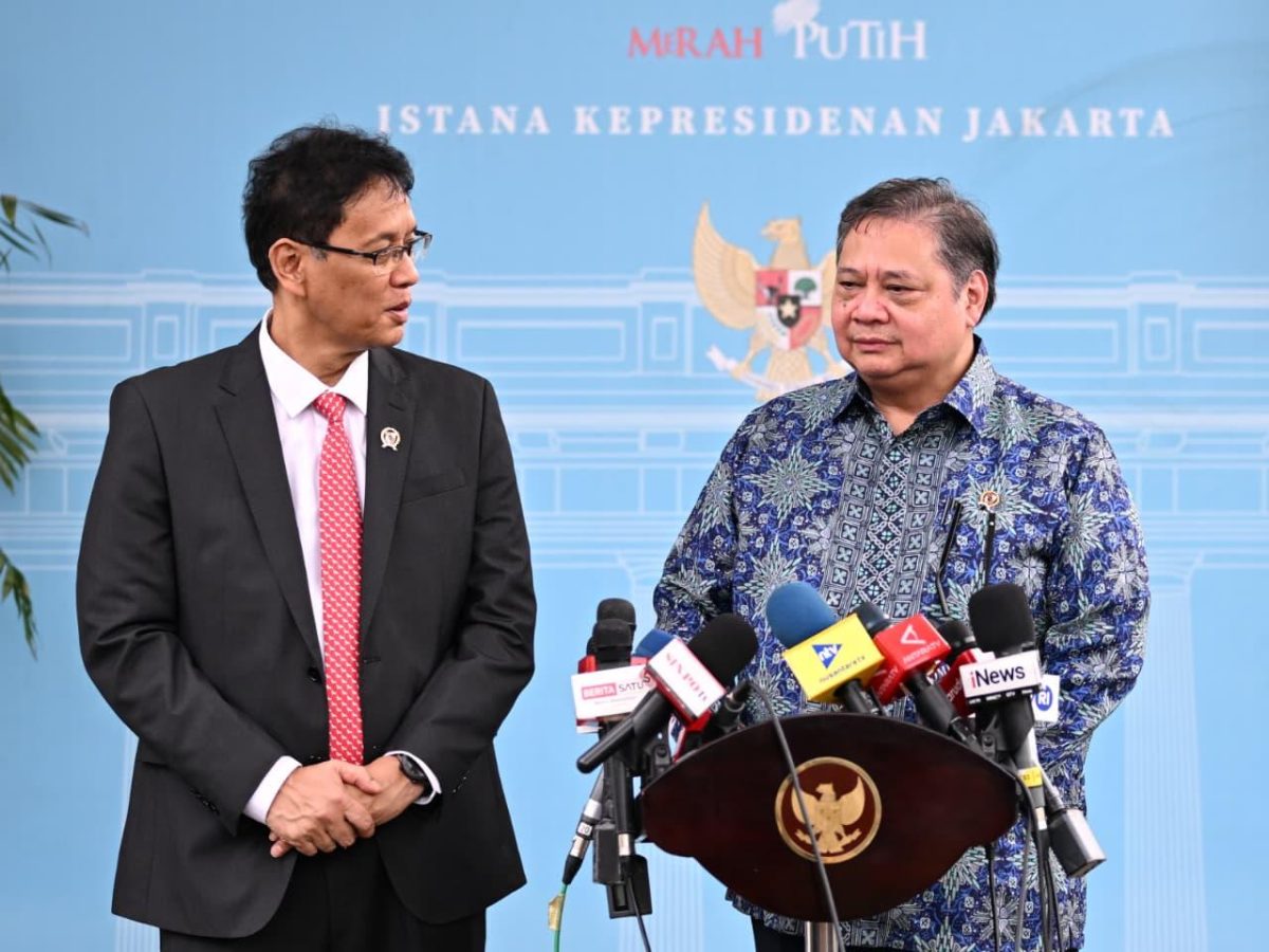 Menteri Keuangan Purbaya dan Menteri Koordinator Bidang Perekonomian Airlangga Hartarto