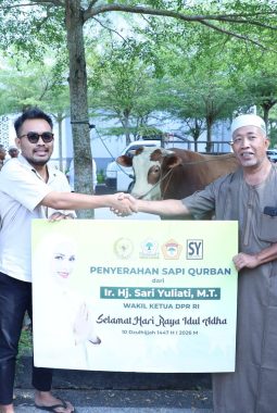 Wakil Ketua DPR RI Sari Yuliati Salurkan 39 Ekor Sapi Kurban