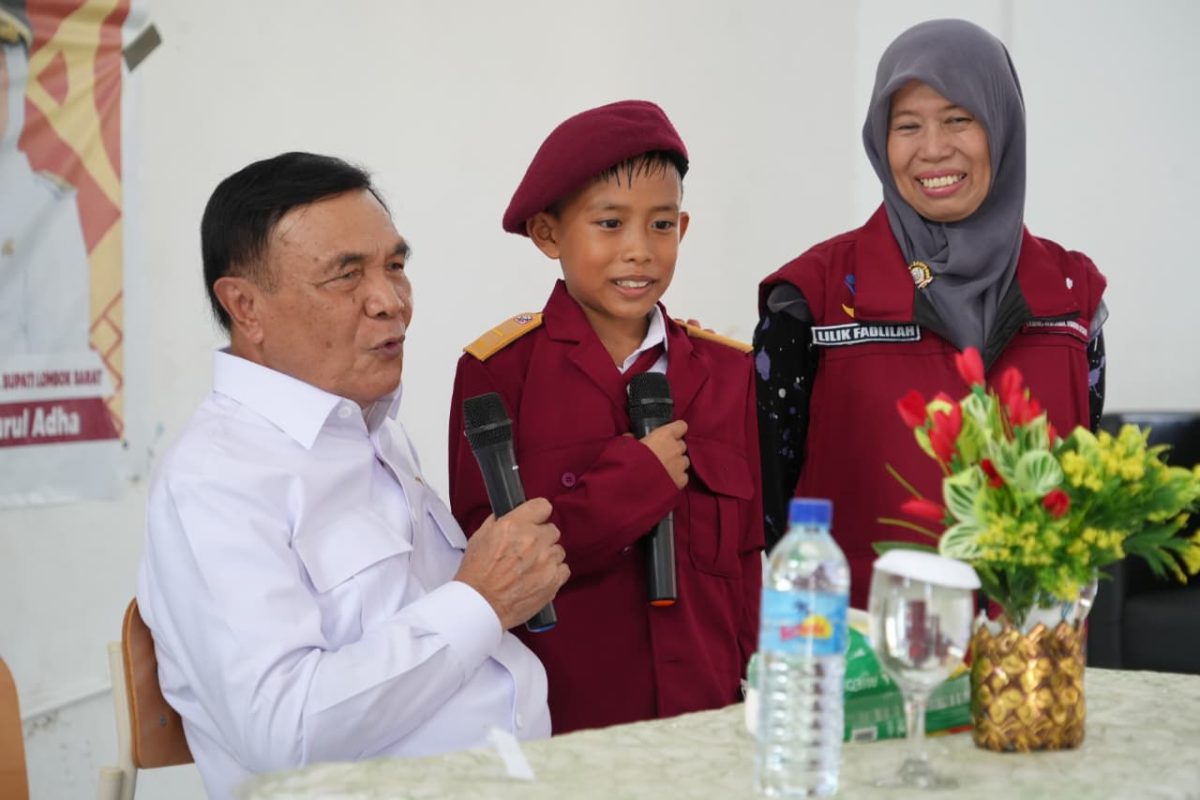 Menko Polkam Djamari Chaniago meninjau SRD 4 Lombok Barat 