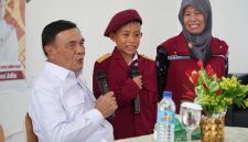 Menko Polkam Djamari Chaniago meninjau SRD 4 Lombok Barat 