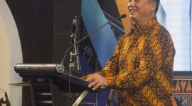 Gubernur NTB Lalu Muhammad Iqbal. (humas pemprov ntb)