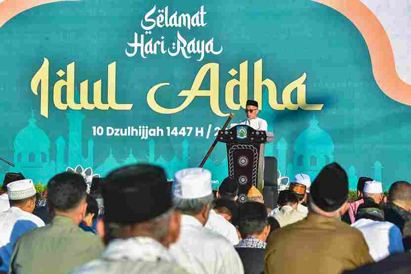 Salat Idul Adha di lapangan Bumi Gora Kantor Gubernur NTB. (humas pemprov NTB)