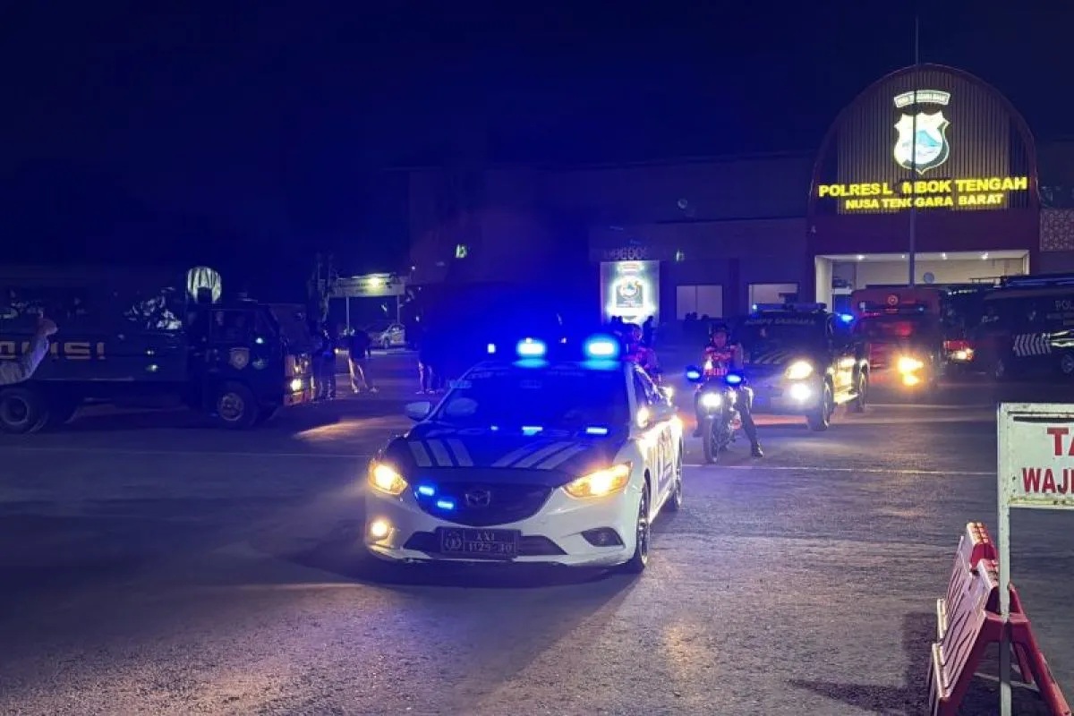 Patroli malam yang dilakukan jajaran Polres Lombok Tengah. (humas polres loteng)