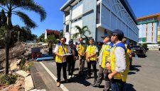 Menteri PU saat melakukan kunjungan ke NTB.