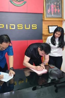 Kejari Mataram Serahkan Gedung LCC ke Bank Sinarmas