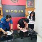 Tanda tangan penyerahan gedung LCC antara Kejari Mataram dengan Bank Sinarmas. (humas kejari mataram)