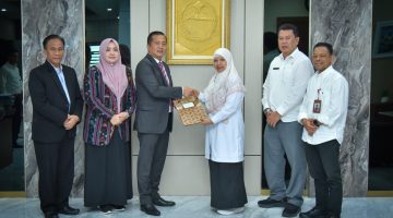 Gubernur Iqbal Serahkan Radiogram, Wabup Nurul Adha Jalankan Tugas Bupati Lobar