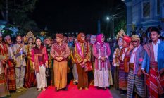 Bunda Sinta Apresiasi Anak Muda Pringgasela, Festival Tenun Catat Perputaran Ekonomi Rp 17,1 Miliar