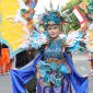 Penampilan kontingen Lombok Tengah di Jember Fashion Carnaval 2026.