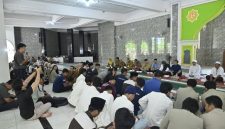 Dialog Gubernur NTB dengan mahasiswa dan masyarakat di Lombok Tengah. 