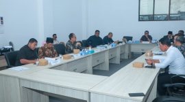 Rapat Pemprov NTB dan Komisi I DPRD NTB membahas pencegahan pinjaman online ilegal dan judi online