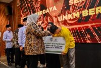 Pelaku usaha penerima zakat produktif menjalankan usaha dengan pendampingan Baznas NTB