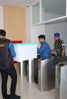 Kejati Geledah Bank NTB Syariah terkait Dugaan Korupsi Pinjaman Modal PT Carsten