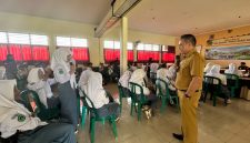 Sosialisasi bahaya judol dari Diskominfotik Lombok Tengah kepada pelajar.