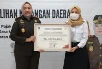 Kejari Lombok Tengah bersama Kepala Bappeda Lombok Tengah.
