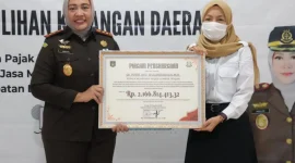 Kejari Lombok Tengah bersama Kepala Bappeda Lombok Tengah.