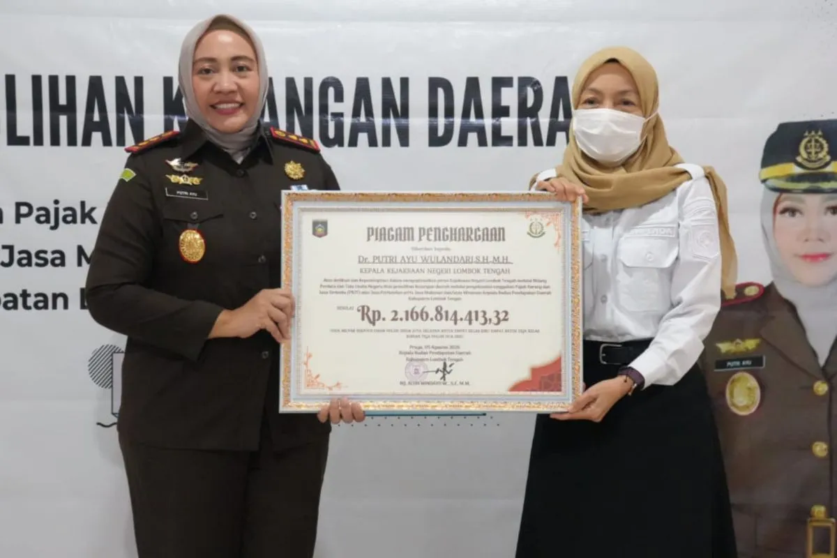 Kejari Lombok Tengah bersama Kepala Bappeda Lombok Tengah.