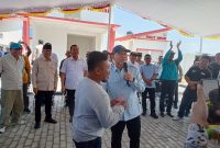 Menko Zulhas berdialog dengan nelayan di Lombok Tengah.