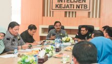 Rapat koordinasi terkait penanggulangan radikalisme di NTB.