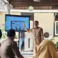 Kepala Museum NTB Ahmad Nuralam menjelaskan mengenai Museum Sade.