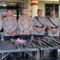 Senpi rakitan milik warga yang diserahkan ke Polres Bima.