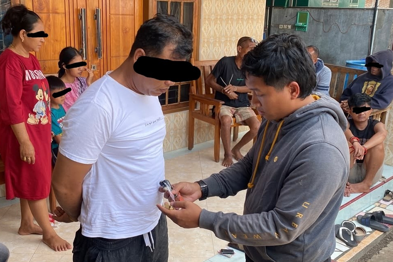 Penangkapan terduga pengedar narkoba di Sumbawa.
