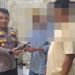 Warga Langgudu menyerahkan senpi secara sukarela ke Polsek Langgudu.