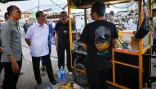 Gubernur Iqbal bersama Wali Kota Mataram Mohan menemui UMKM di Rembiga, Kota Mataram.