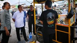 Gubernur Iqbal bersama Wali Kota Mataram Mohan menemui UMKM di Rembiga, Kota Mataram.