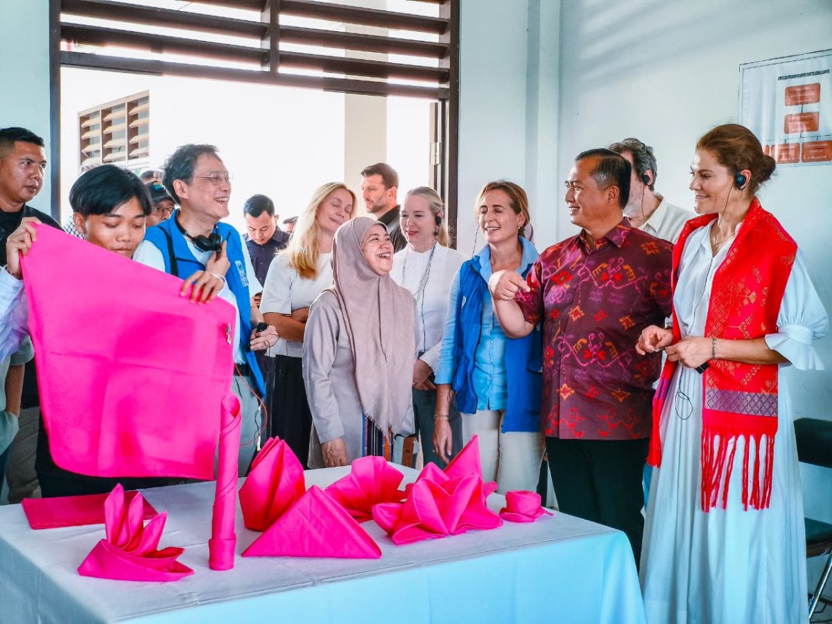 Putri Mahkota Victoria bersama Gubernur NTB mengunjungi sekolah dan fasilitas kesehatan di Lombok Utara