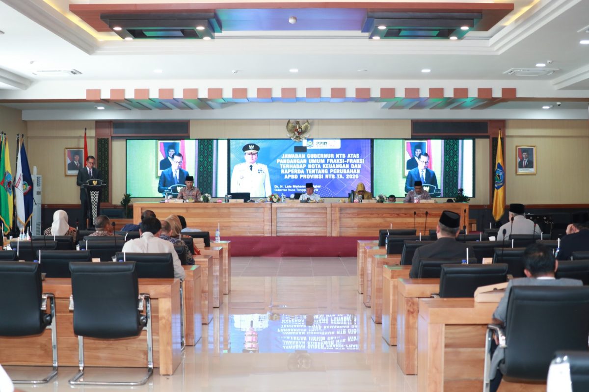 Rapat Paripurna DPRD NTB.
