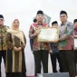 Penghargaan kota wakaf paling inovatif 2026 diterima Wakil Wali Kota Mataram TGH Mujib.