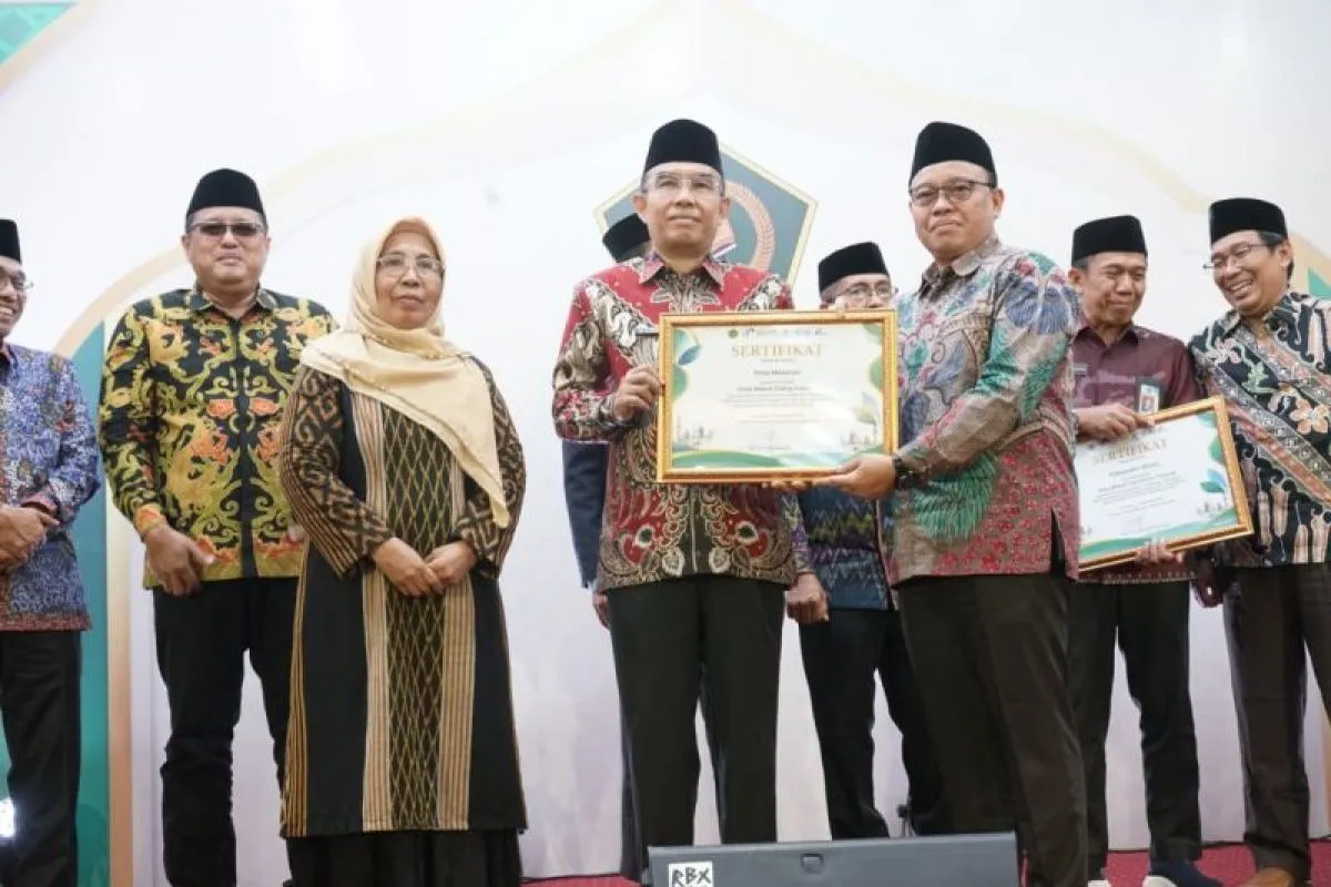 Penghargaan kota wakaf paling inovatif 2026 diterima Wakil Wali Kota Mataram TGH Mujib.