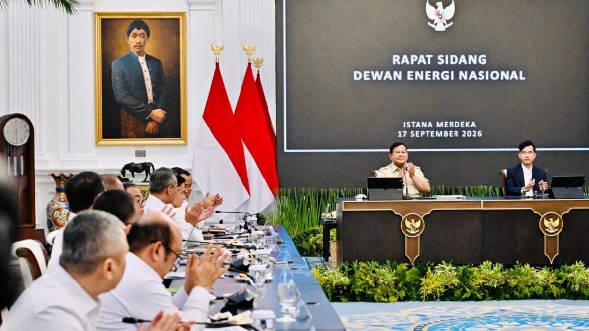 Presiden Prabowo Subianto memimpin Sidang Paripurna Dewan Energi Nasional (DEN) di Istana Merdeka, Jakarta, pada Kamis, 17 September 2026. Foto: BPMI Setpres/Laily Rachev