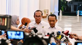 Menteri ESDM Bahlil Lahadalia memberikan keterangan pers kepada awak media di Istana Merdeka Jakarta, pada Kamis, 17 September 2026. Foto: BPMI Setpres/Laily Rachev