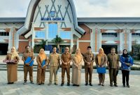 ASN Biro Hukum dan HAM Setda NTB menerima penghargaan Satyalancana Karya Satya.