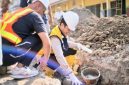 Bupati Dompu meletakkan batu pertama untuk pembangunan sentra kuliner.