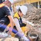 Bupati Dompu meletakkan batu pertama untuk pembangunan sentra kuliner.